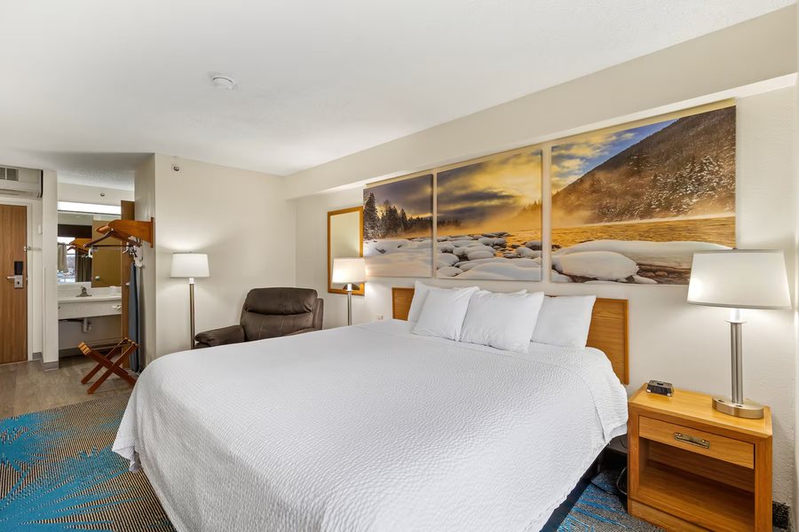 Great Falls RV Park — Guest room