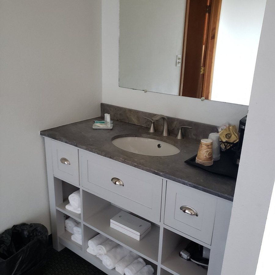 Great sand dunes oasis — Bathroom