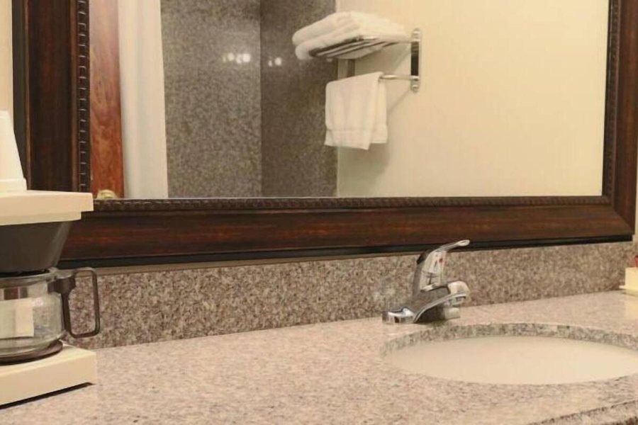 Great Value Inn — Bathroom