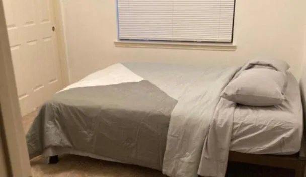 Great Value Inn — Guest room