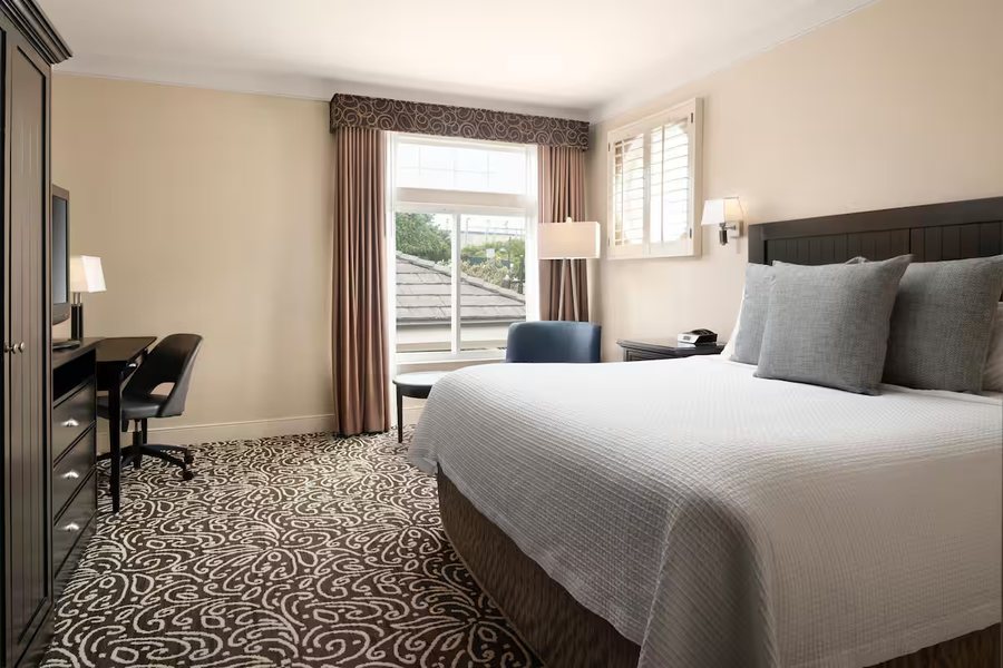 Great Western Inn Suites — Guest room