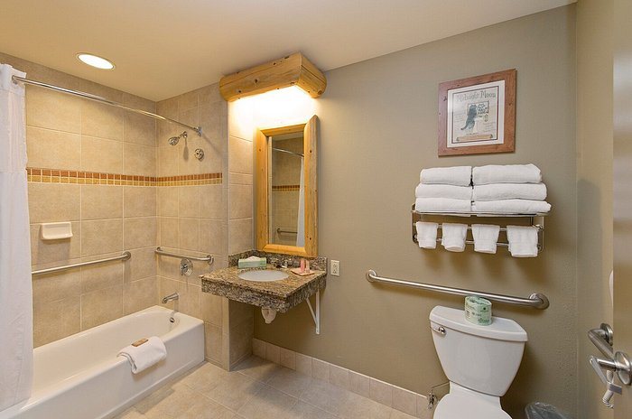 Great Wolf Lodge Grand Mound WA — Bathroom