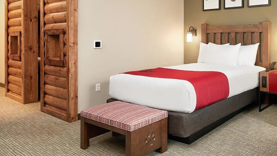 Great Wolf Lodge San Francisco Manteca CA — Guest room