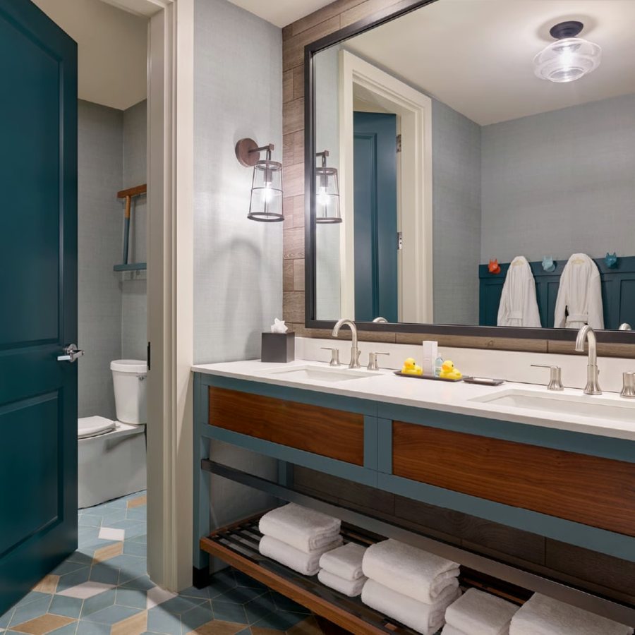 Great Wolf Resorts — Bathroom