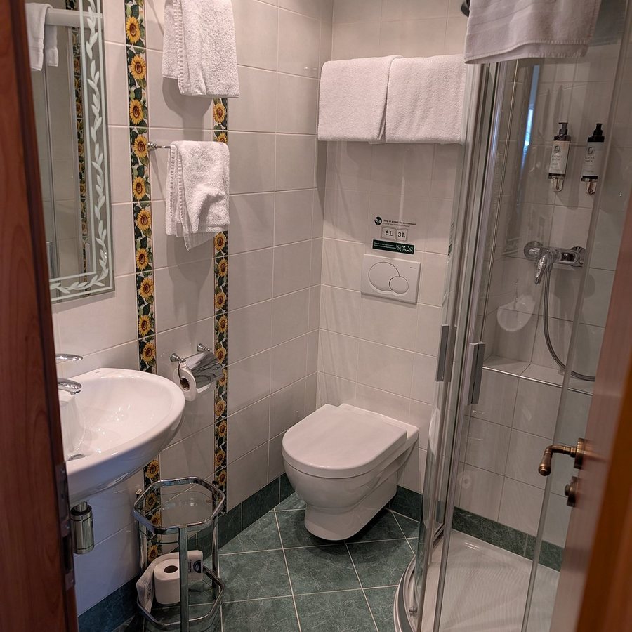 Green Garden Hotel Istanbul — Bathroom