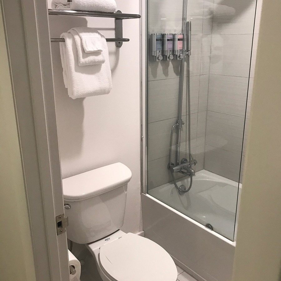Green Point Hotel Kissimmee — Bathroom