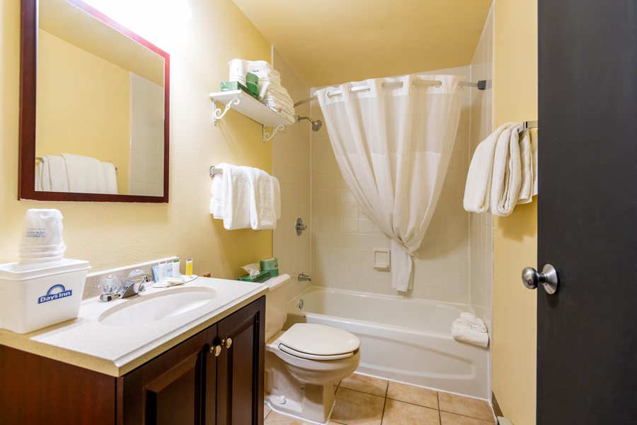 Greenbriar Inn — Bathroom