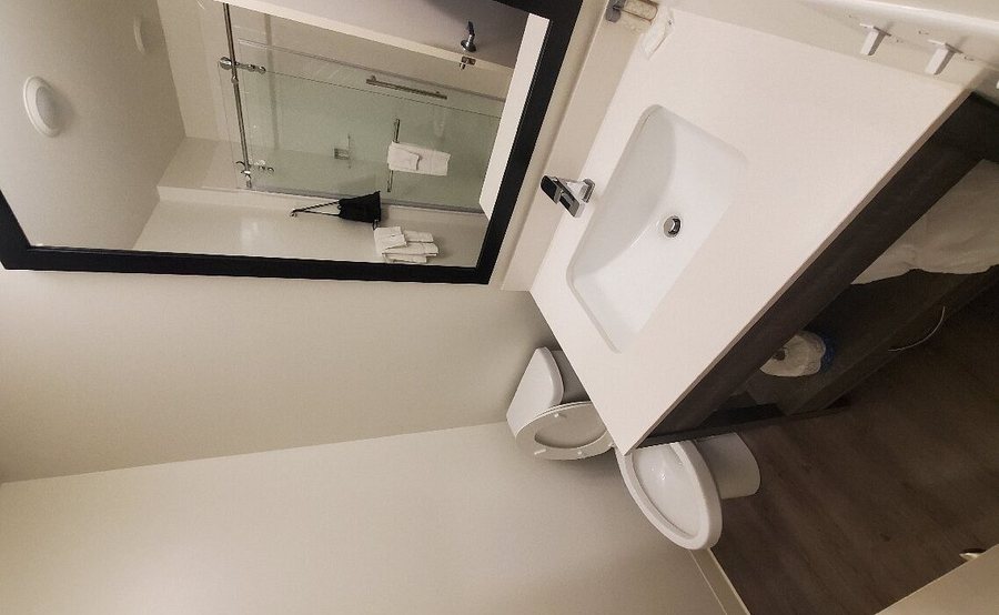 Greenfield Inn Suites — Bathroom