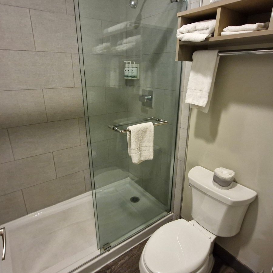 GreenTree Inn Flagstaff — Bathroom