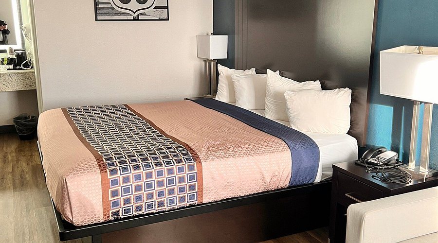 GreenTree Inn of Holbrook — Guest room