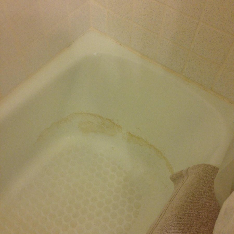 Grey Bonnet Inn — Bathroom