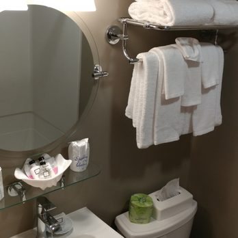 Grey Fox Inn Resort — Bathroom
