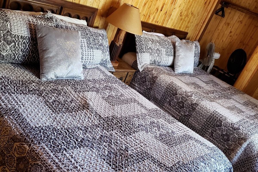 Grey Squirrel Resort — Guest room