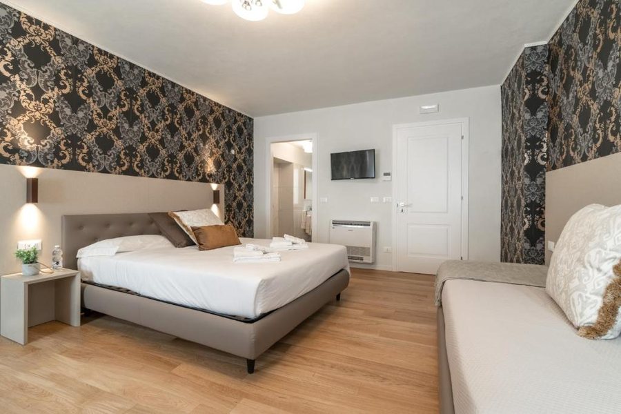 Grifoni Boutique Hotel — Guest room