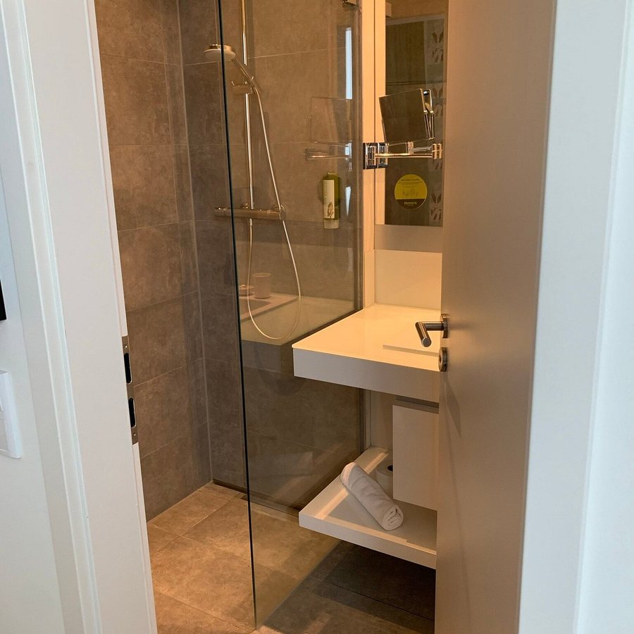 Grimms Potsdamer Platz — Bathroom