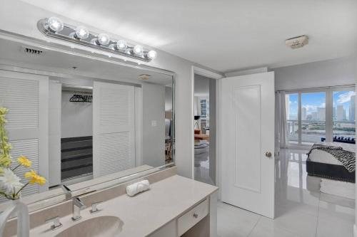 Guest House Paradiso Miami Florida — Bathroom