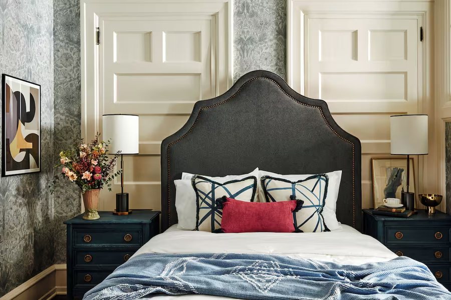 Guild House Hotel — Guest room