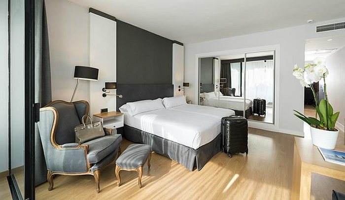 Guitart Grand Passage Barcelona Catalonia — Guest room