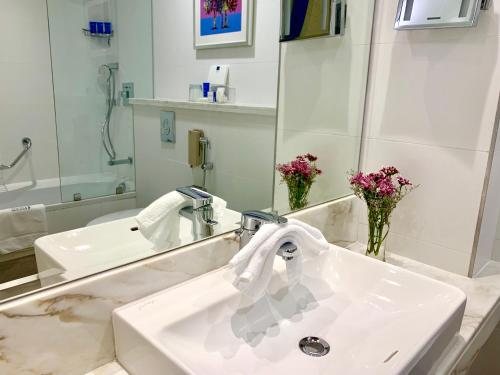 Gulf Inn Hotel Al Nasr — Bathroom