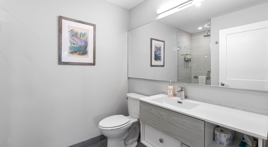 Gulfside Beach Club — Bathroom