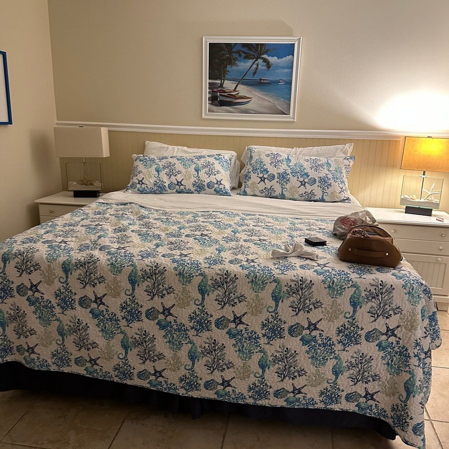 Gulfside Beach Club — Guest room