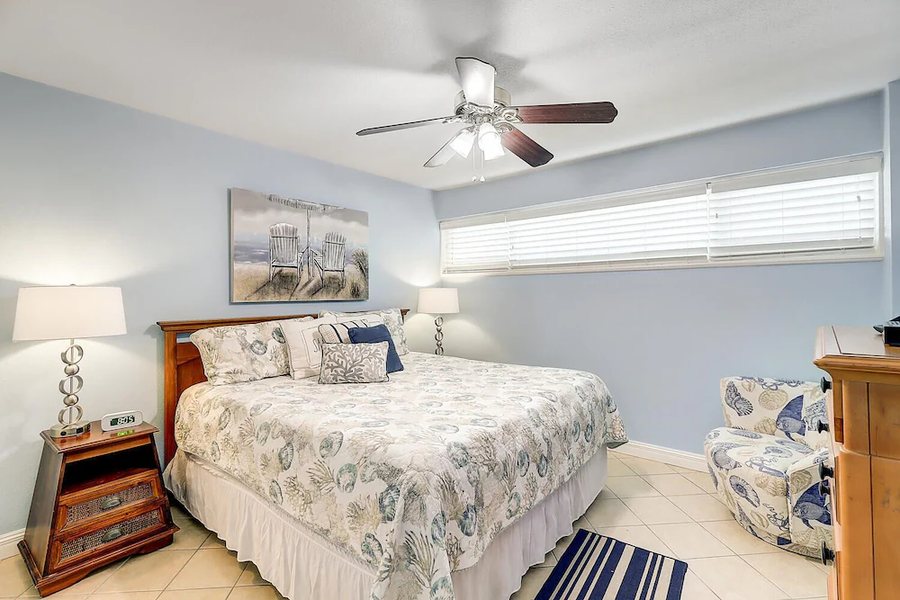 Gulfstream Condominium — Guest room