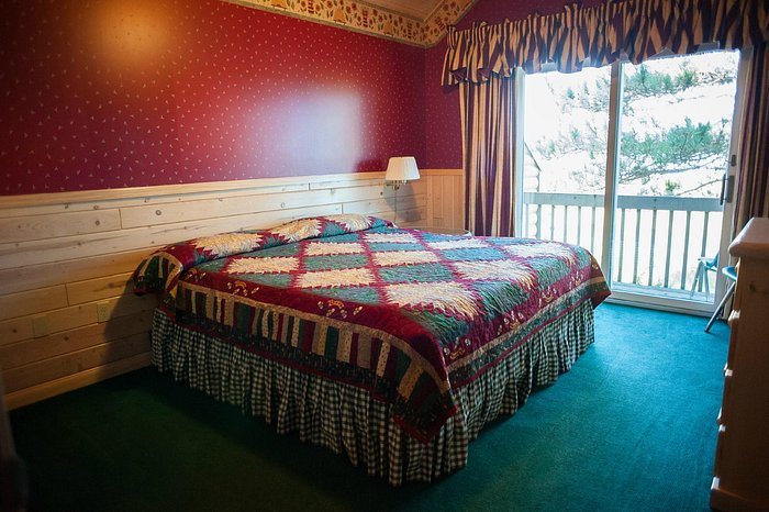 Gull Lake Lodge — Guest room