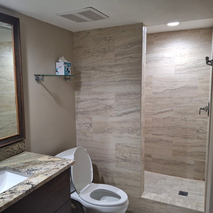 Gullwing Beach Resort — Bathroom