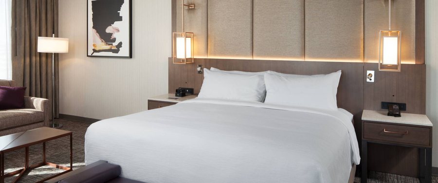 H Hotel Los Angeles Curio Collection by Hilton Los Angeles California — Guest room