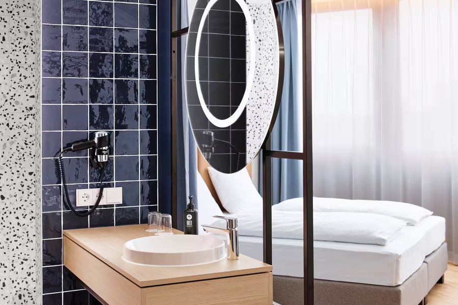 H Hotel Wien — Bathroom