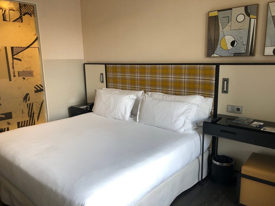 H10 Art Gallery Barcelona Catalonia — Guest room