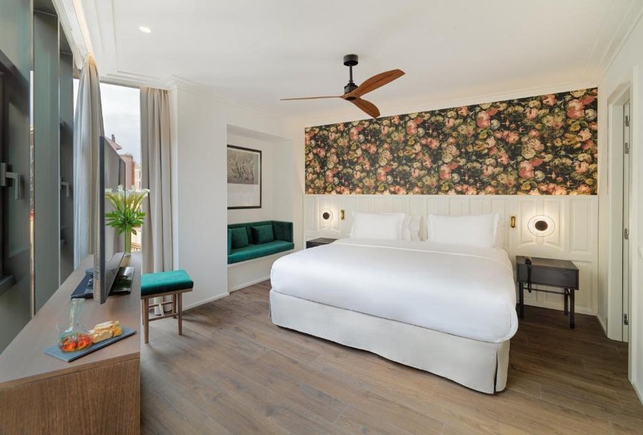 H10 Casanova Barcelona Catalonia — Guest room