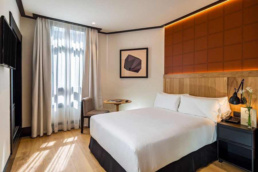 H10 Puerta de Alcala — Guest room