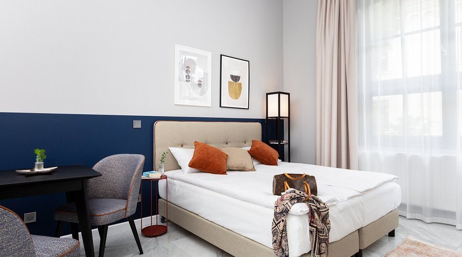 H11 Apart Hotel — Guest room