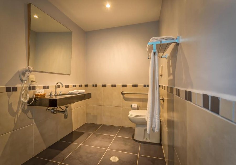 H3 Hotel Paulista — Bathroom