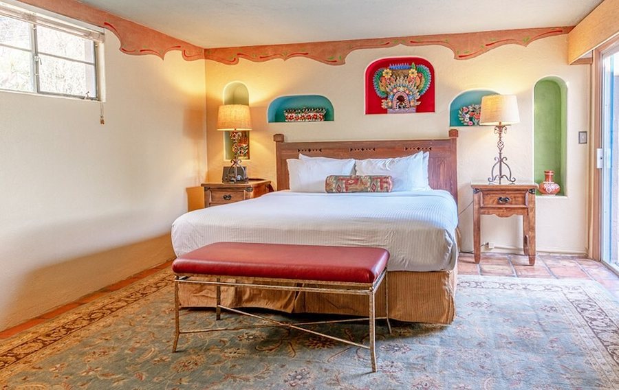 Hacienda Del Sol — Guest room