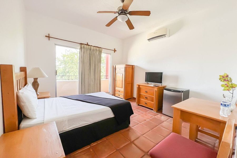 Hacienda Paraiso de La Paz Bed and Breakfast Inn — Guest room