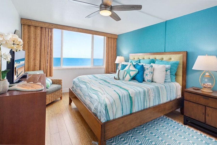 Hale Kona Kai Condominiums — Guest room