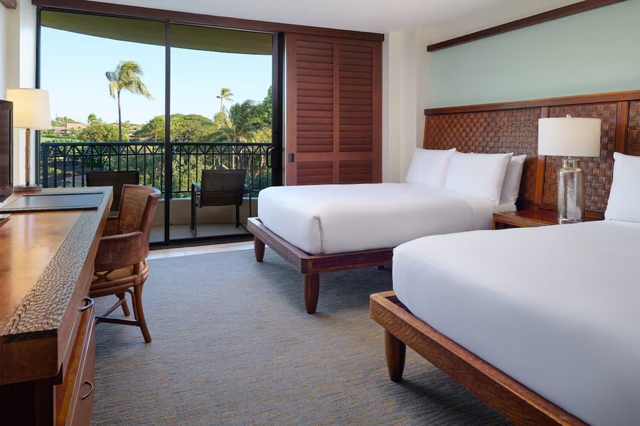 Hale Mahina Beach Resort — Guest room