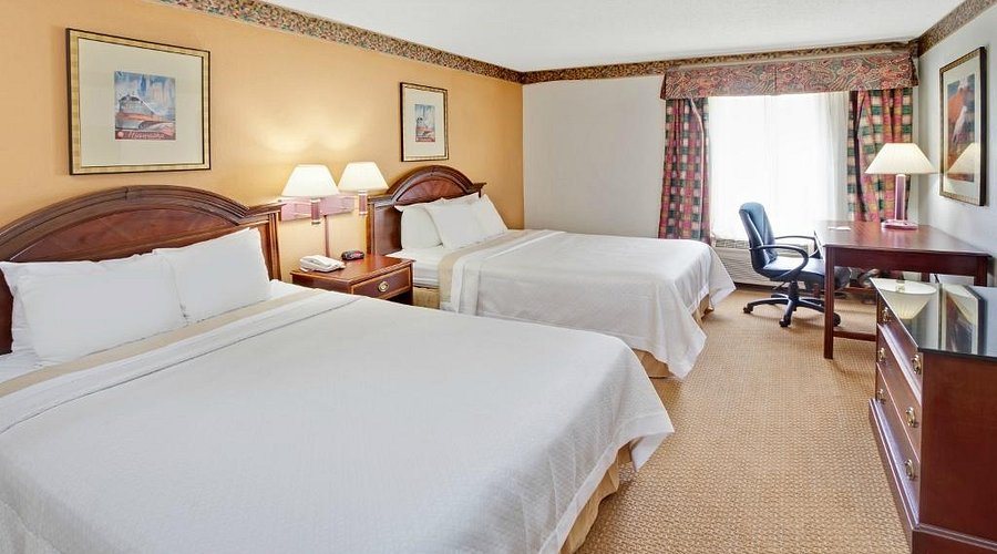 Halsted Inn and Suites Harvey Chicago Southland — Guest room