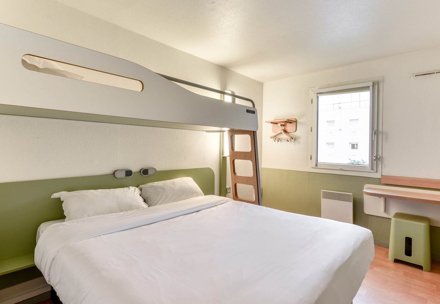 Halt Hotel — Guest room