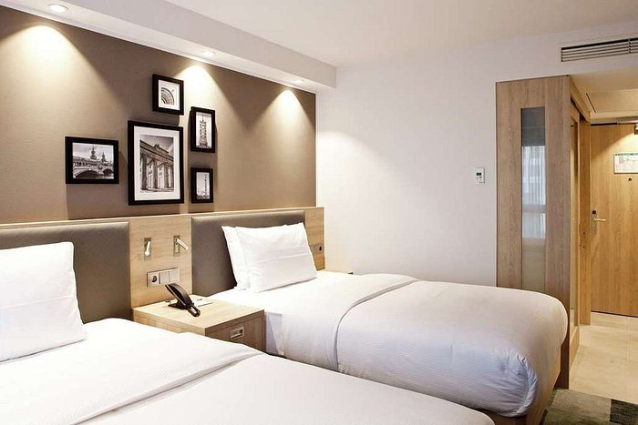 Hampton by Hilton Berlin City East Side Gallery — Guest room