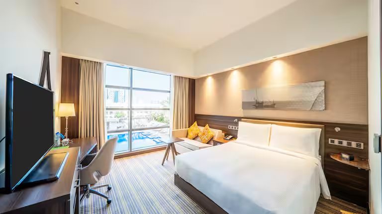 Hampton by Hilton Dubai Airport — Guest room