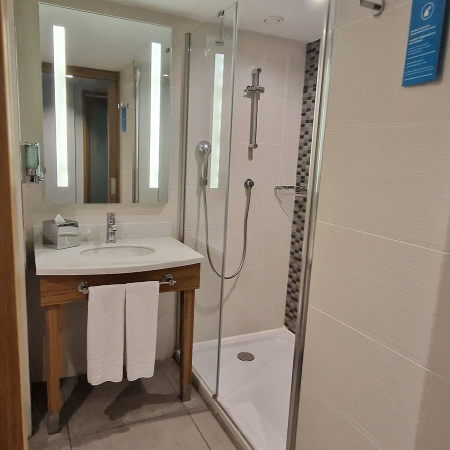 Hampton by Hilton Istanbul Kurtkoy Istanbul — Bathroom