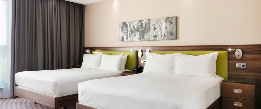 Hampton by Hilton Krakow — Guest room