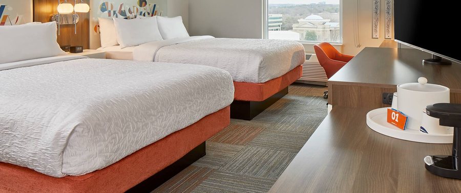 Hampton Inn Atlanta Midtown — Guest room