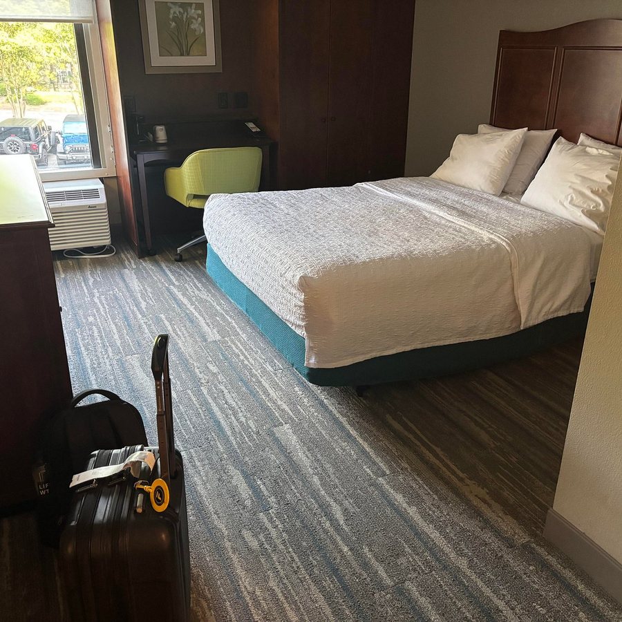 Hampton Inn Atlanta Nw Cumberland — Guest room
