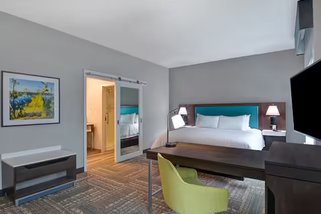 Hampton Inn Bartow — Guest room