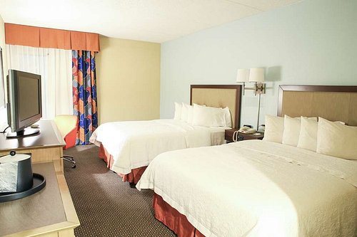 Hampton Inn Bordentown — Guest room