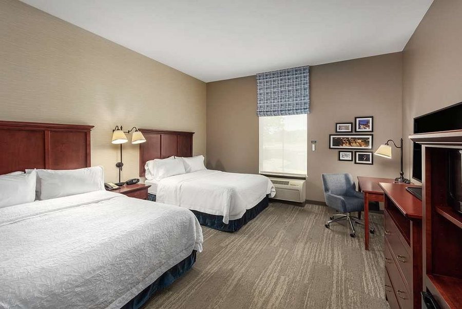 Hampton Inn Branson Branson Hills — Guest room